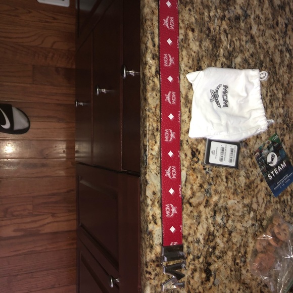 Red Authentic MCM Belt - Picture 4 of 7